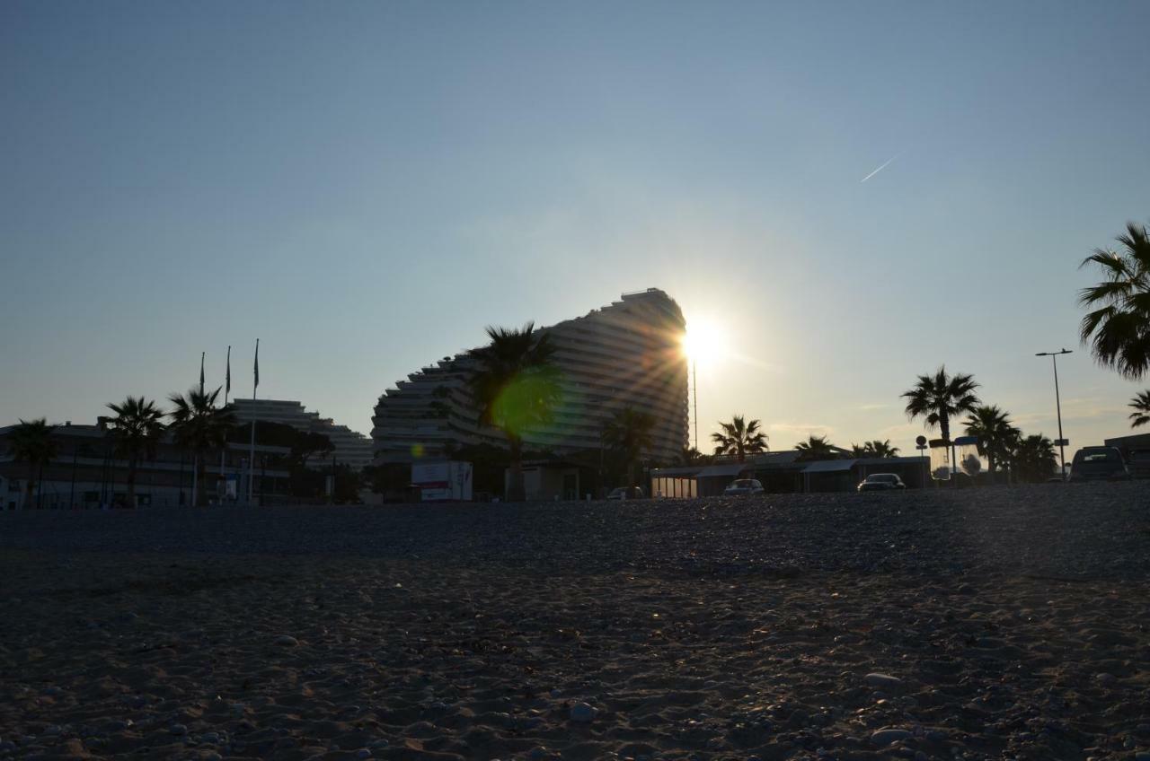 Fame - Marina Baie Des Anges Apartment Villeneuve-Loubet Exterior photo